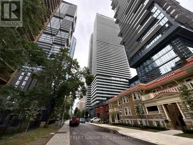 Condo for sale in Toronto Centre, Toronto