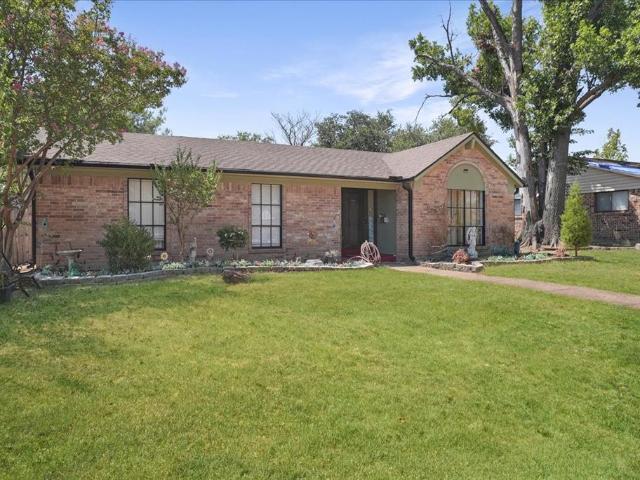 House for sale in Farmers Branch, Texas