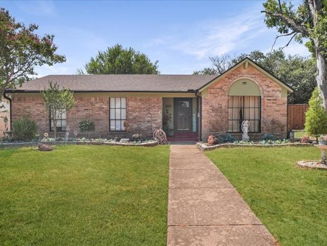 House for sale in Farmers Branch, Texas