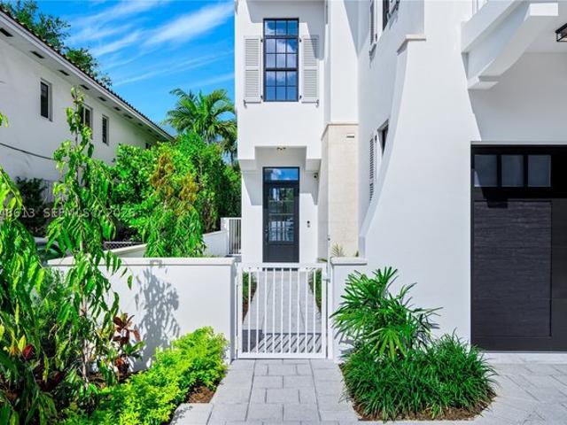 Townhouse for sale in Coral Gables, Florida