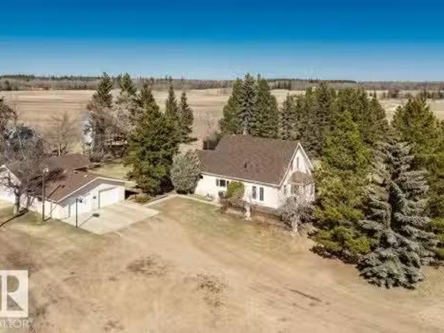 House for sale in Alberta