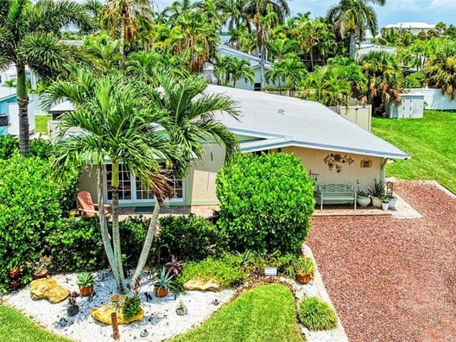 House for sale in Holmes Beach, Florida