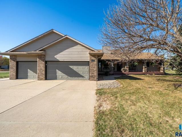 House for sale in Harrisburg, South Dakota