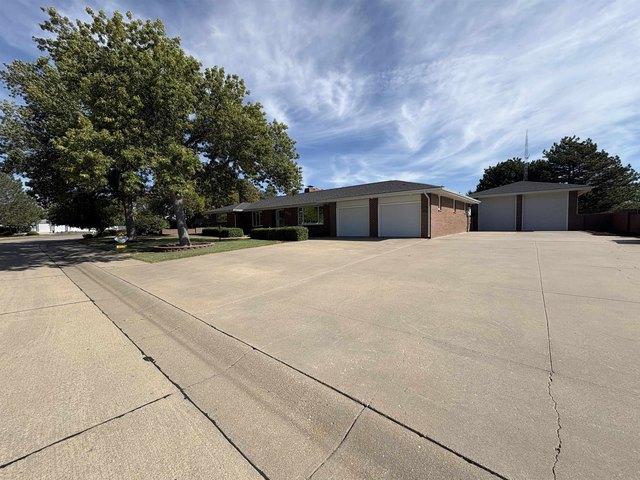 House for sale in Hays, Ellis County