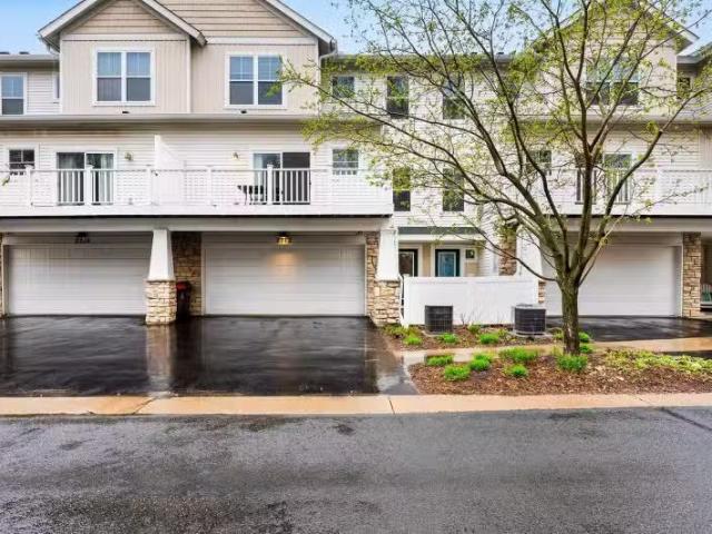 Condo for sale in Saint Paul Condo for sale in Saint Paul
