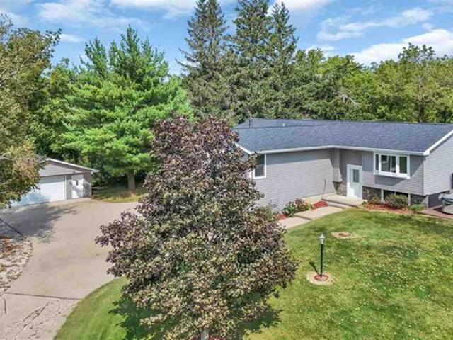 House for sale in Vinton, Iowa