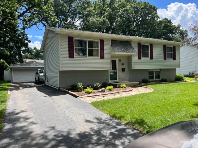 House for sale in Woodridge, Illinois