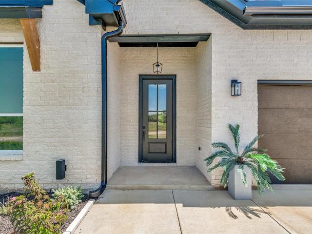 House for sale in Whitney, Texas