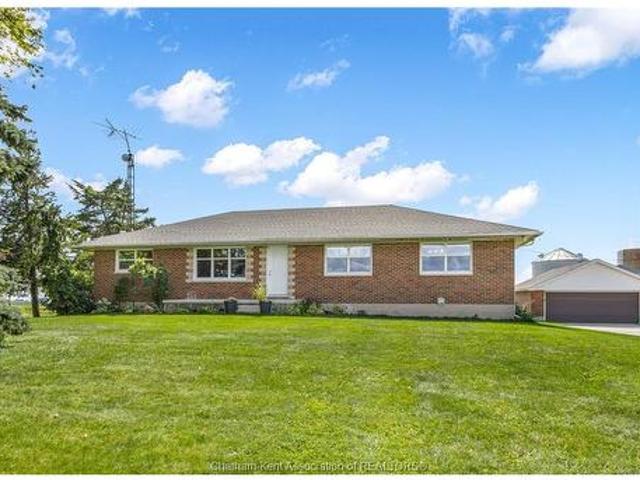 House for sale in Chatham–kent, Ontario