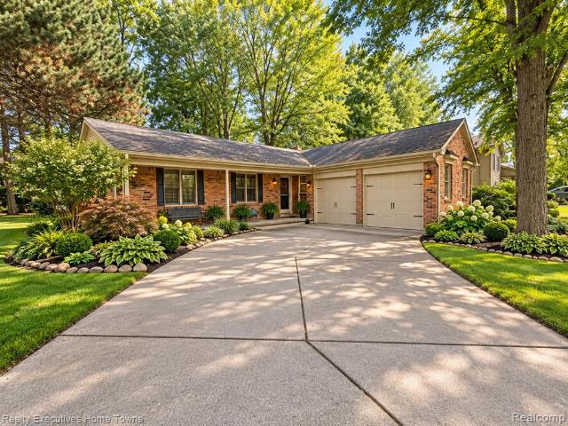 House for sale in Lakeside, Harrison Township
