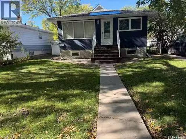 House for sale in Assiniboia Place, Regina