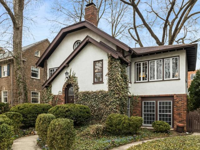 House for sale in Evanston