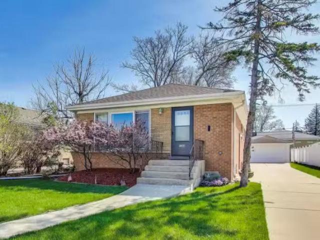House for sale in Bedford Park