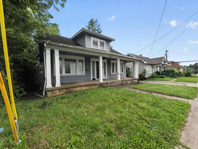 House for sale in Roselawn, Ohio
