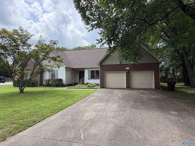 House for sale in Harvest, Alabama