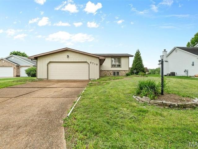 House for sale in Alton, Illinois