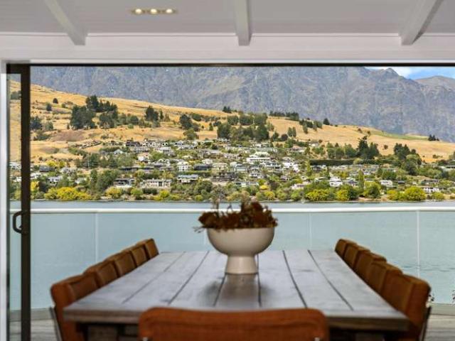 House for sale in Otakou