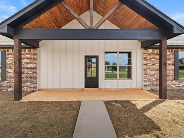House for sale in Hooks, Texas