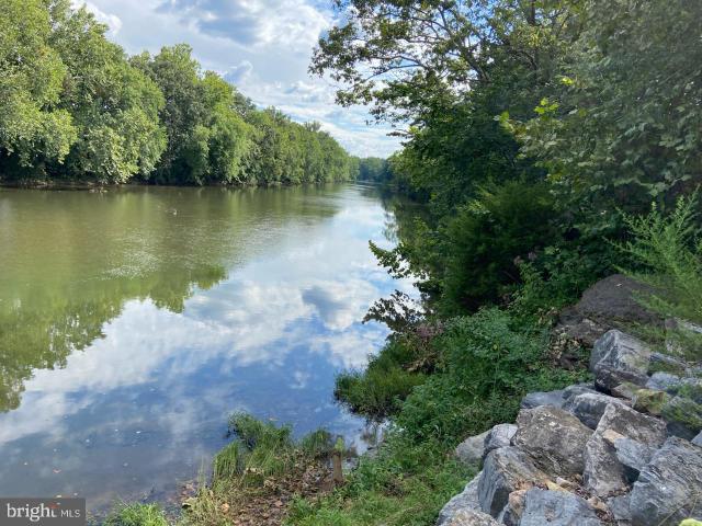 House for sale in Hardy, West Virginia