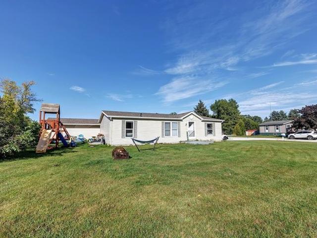 House for sale in Mishicot, Manitowoc County
