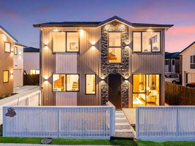 Townhouse for sale in East Tamaki