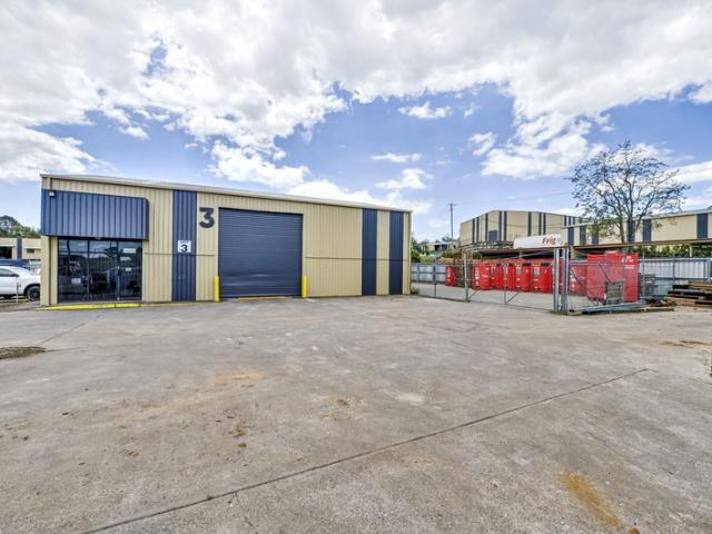 Warehouse for rent in Toombul, Queensland