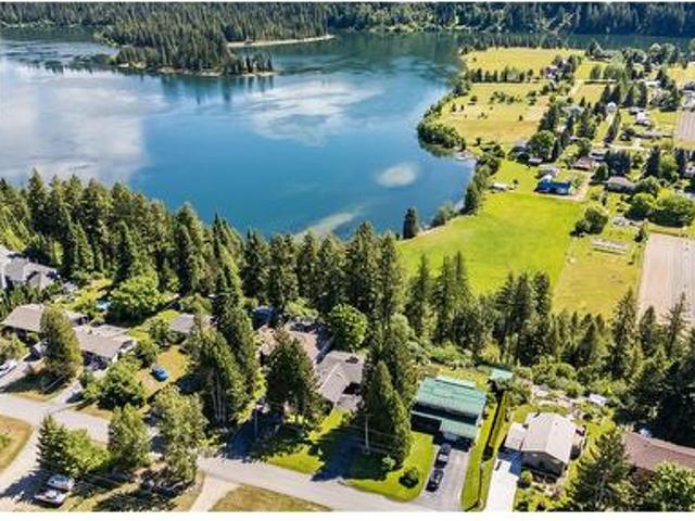 House for sale in Shoreacres, British Columbia