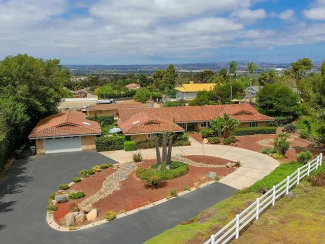 House for sale in Vista, California