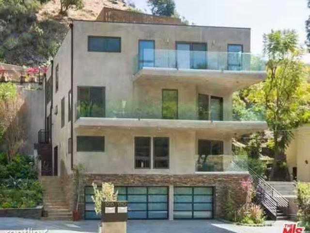 House for rent in Los Angeles