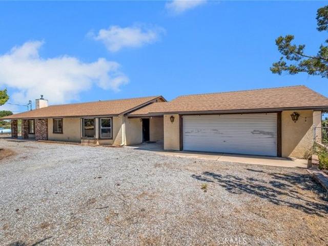 House for sale in Pinon Hills, California