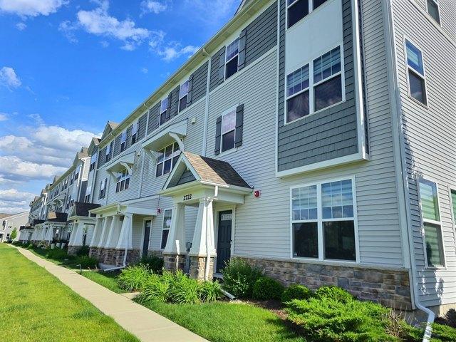 Townhouse for sale in Rolling Meadows, Illinois