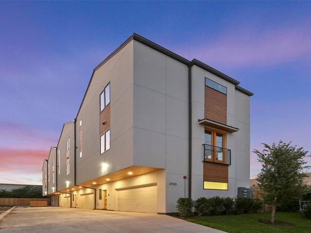 Townhouse for sale in Dallas, Texas