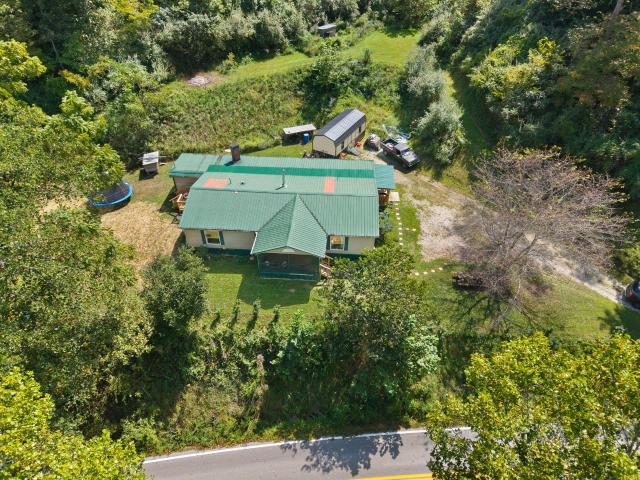 House for sale in Oil Springs, Johnson County