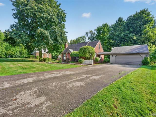 House for sale in Waterford, Michigan