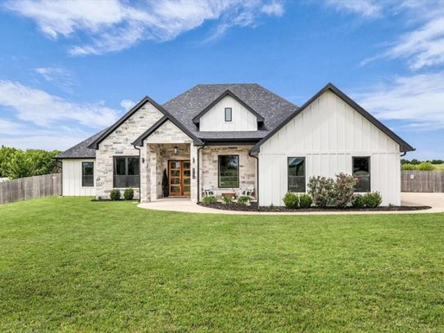 House for sale in Lorena, Texas