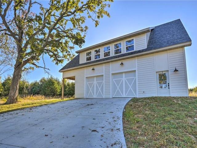 House for sale in Barry, Missouri