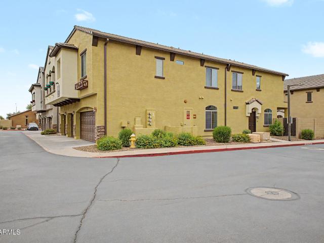 Townhouse for sale in Laveen, Arizona