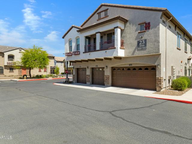 Townhouse for sale in Phoenix