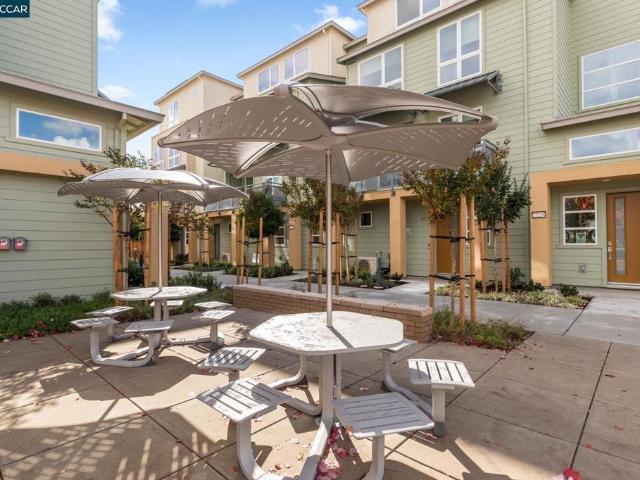 Condo for sale in Hayward, California