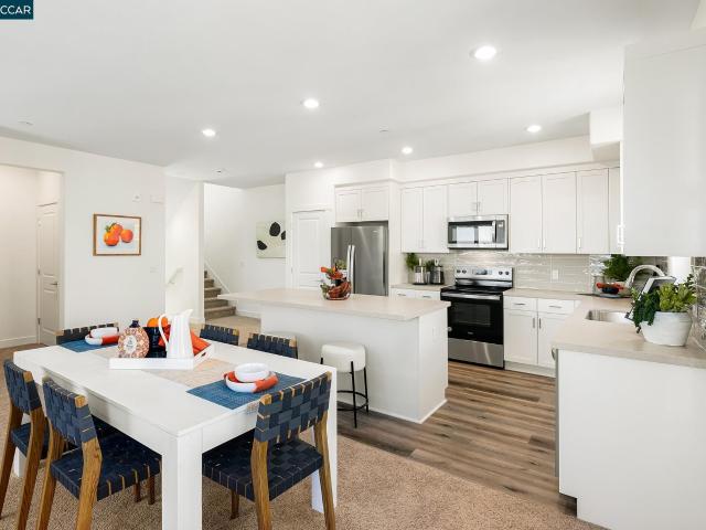 Townhouse for sale in Hayward