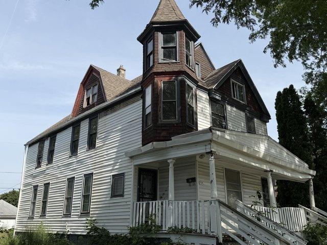 House for sale in Milwaukee, Wisconsin