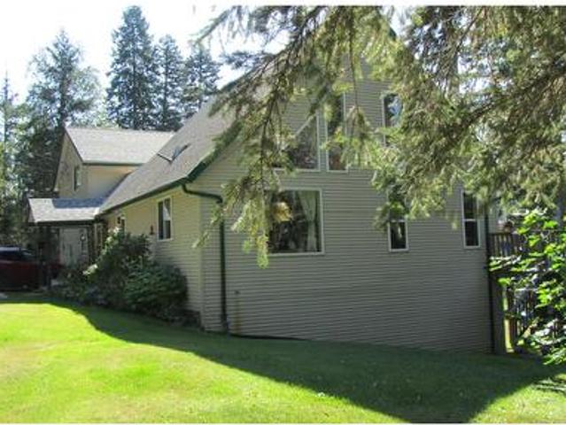House for sale in Eagle Creek, British Columbia