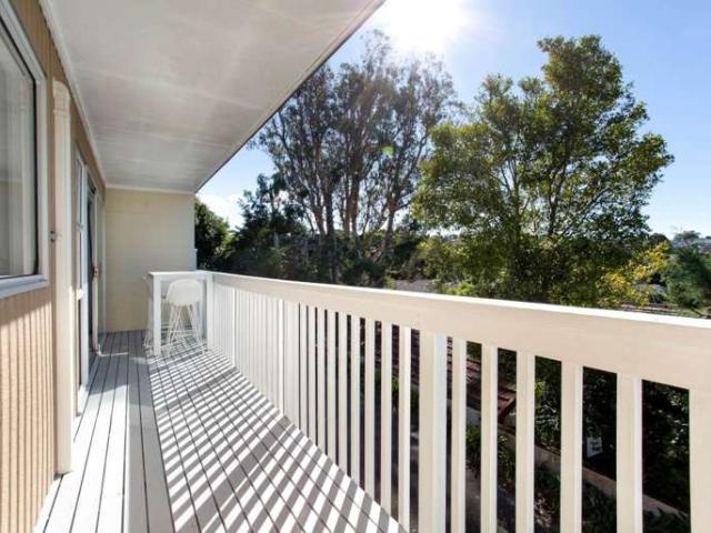 Apartment for rent in Sunnynook, Devonport-Takapuna