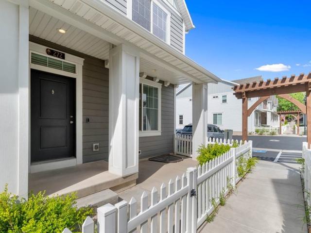 Townhouse for sale in North Salt Lake, Utah