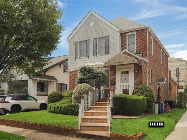 House for sale in Manhattan Beach, New York