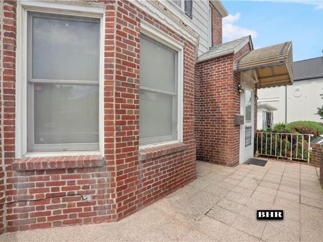 House for sale in Manhattan Beach, New York
