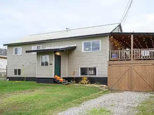 House for sale in Vavenby, British Columbia