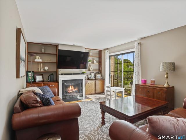 Townhouse for rent in Cos Cob, Connecticut