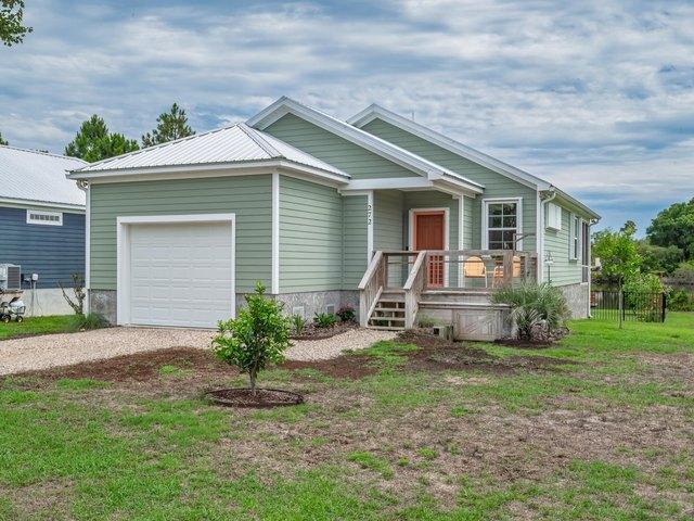 House for sale in Carrabelle, Florida