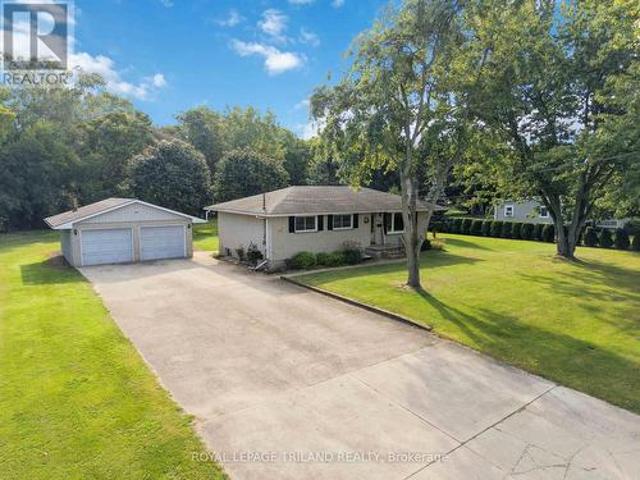 House for sale in Parkhill, North Middlesex